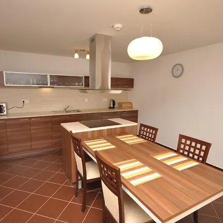 Aparthotel Unipharma 3*