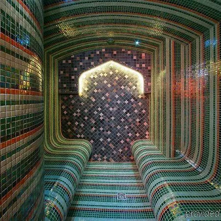 Unipharma מלון דירות 3*